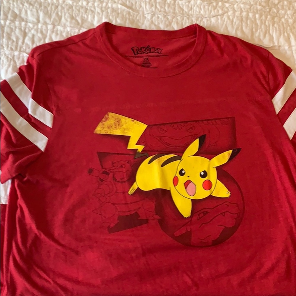 Pokémon battle shirt! EUC super soft
